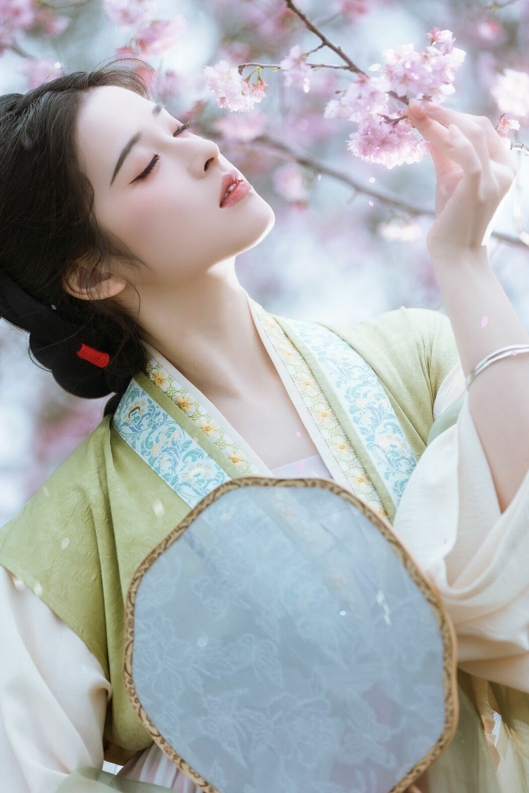 YiTuYu艺图语 Vol.10215 Tian Tian Quan Quan (21P)