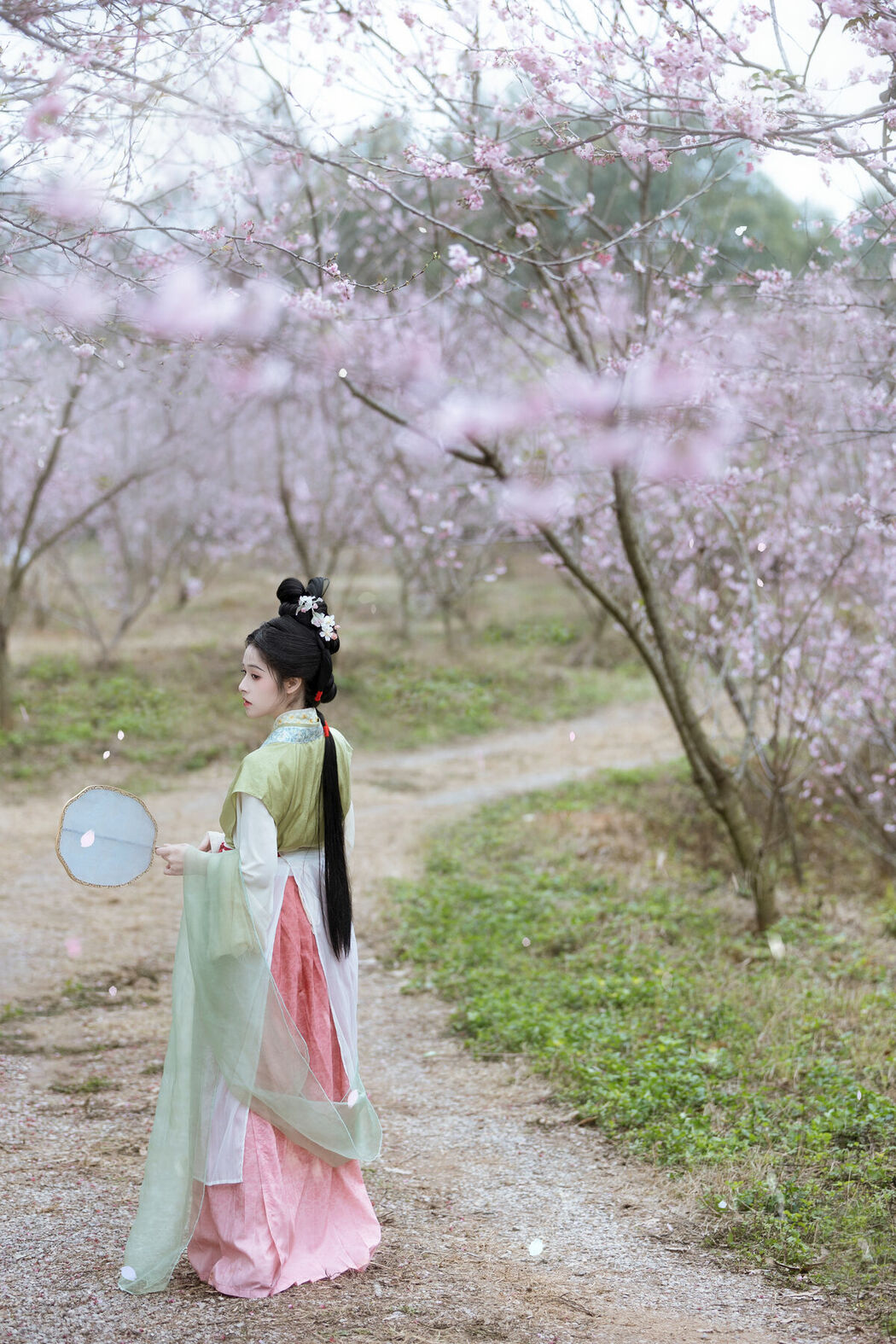YiTuYu艺图语 Vol.10215 Tian Tian Quan Quan (21P)