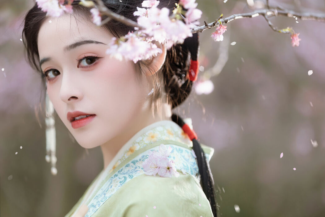 YiTuYu艺图语 Vol.10215 Tian Tian Quan Quan (21P)