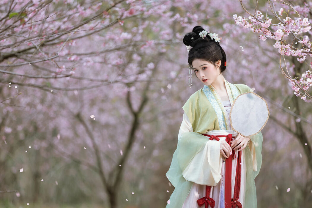YiTuYu艺图语 Vol.10215 Tian Tian Quan Quan (21P)