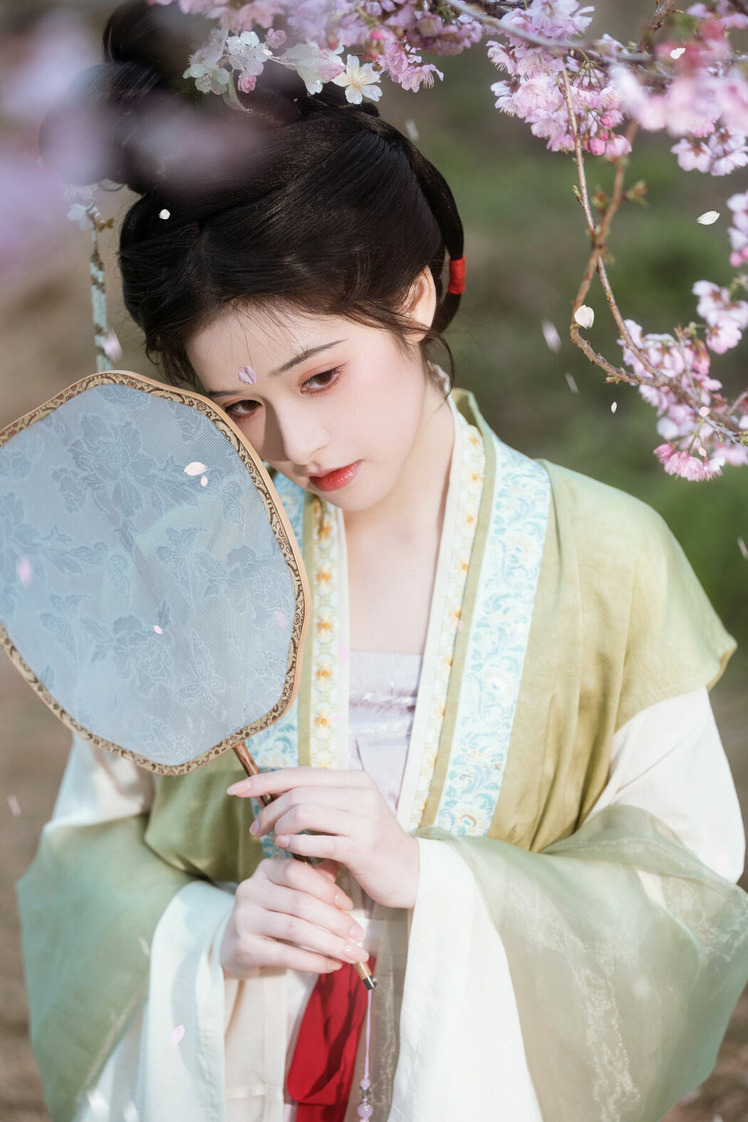 YiTuYu艺图语 Vol.10215 Tian Tian Quan Quan (21P)