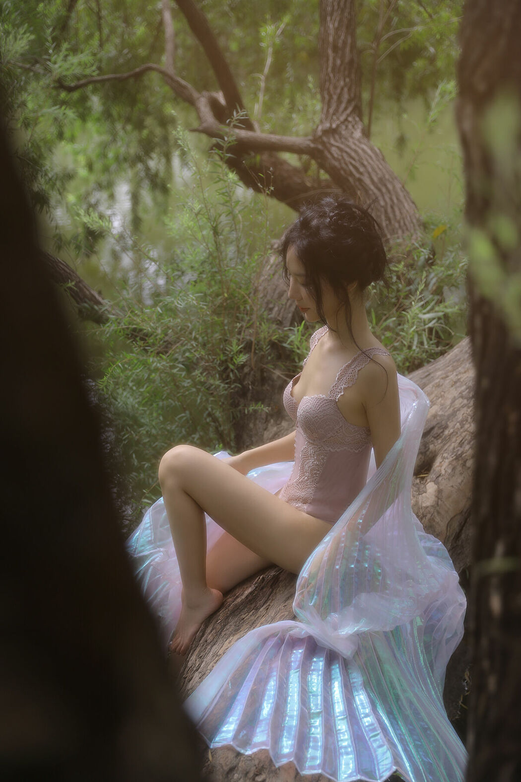 YiTuYu艺图语 Vol.10219 Ye Sheng Mo Te Yuan Zi (15P)