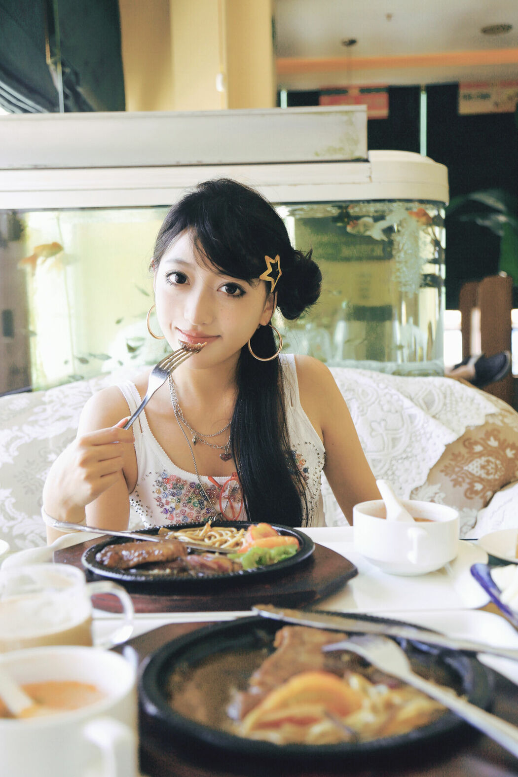 YiTuYu艺图语 Vol.10216 Lin Lin (10P)