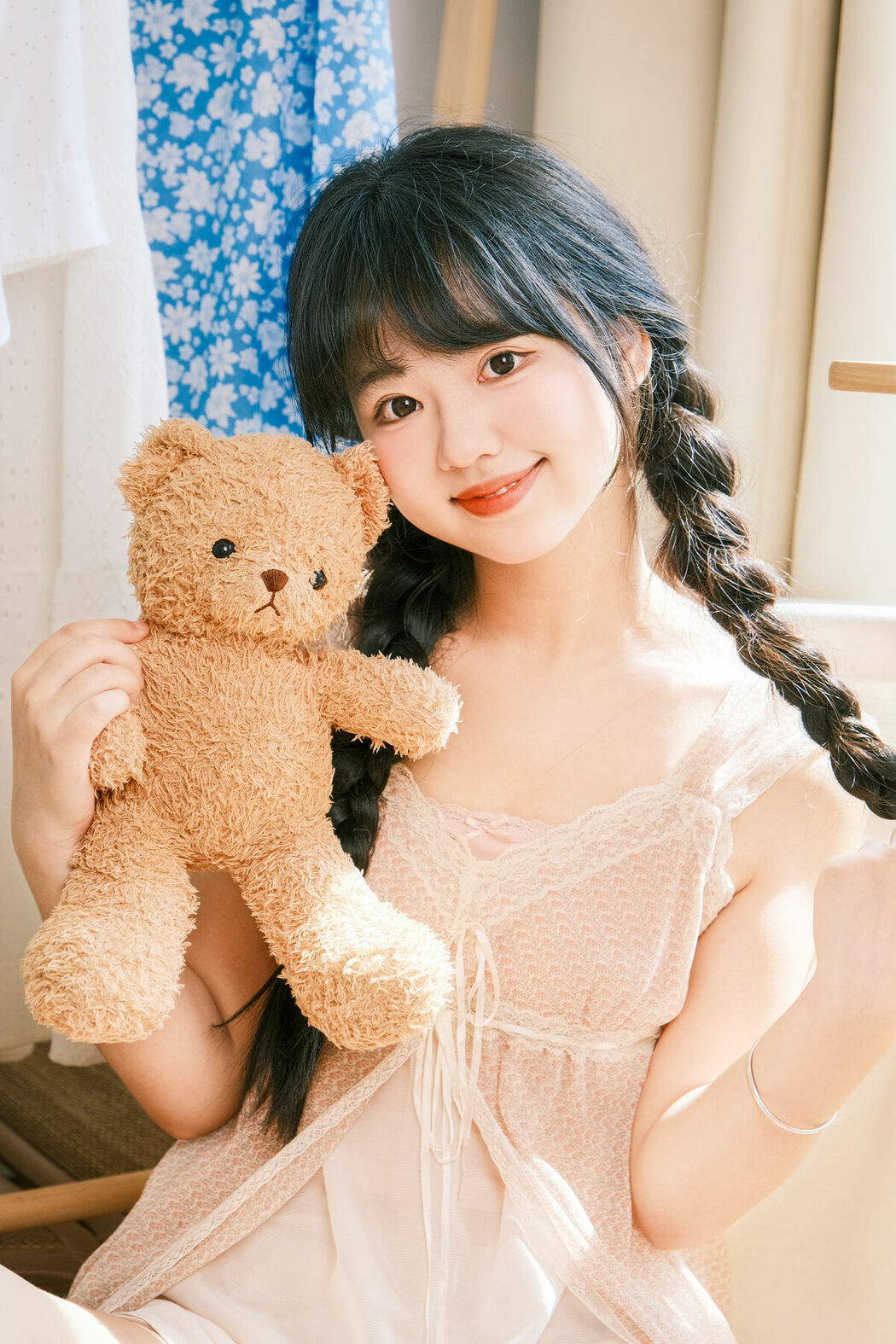 YiTuYu艺图语 Vol.10224 Xiao Li Hua Er (28P)