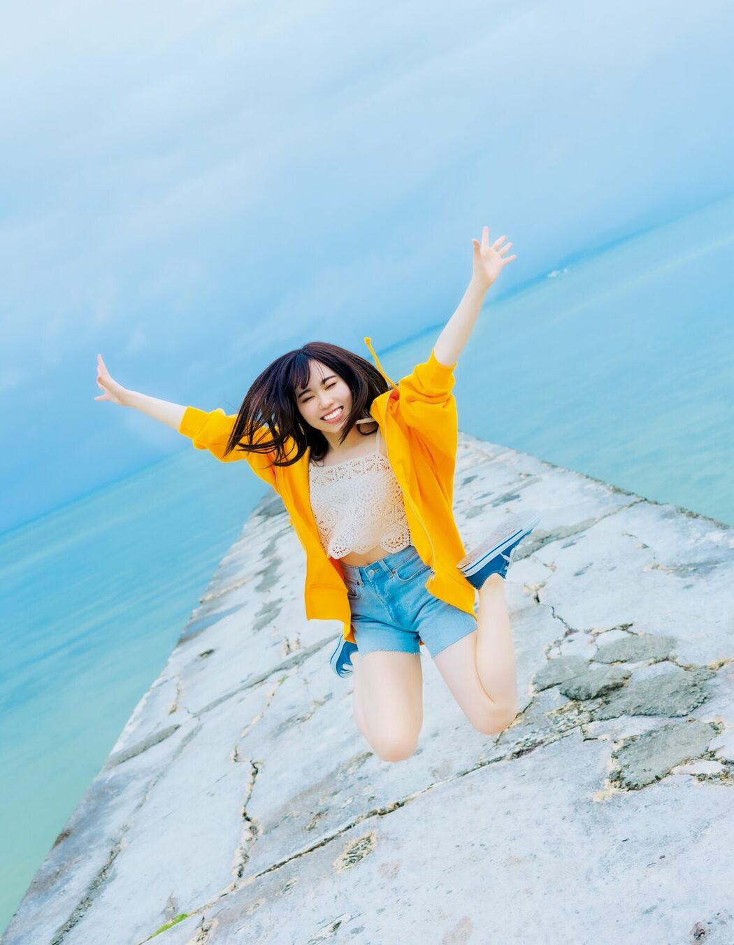 JP Sayuri Date 伊達さゆり – 1st写真集 あしあと (105P)