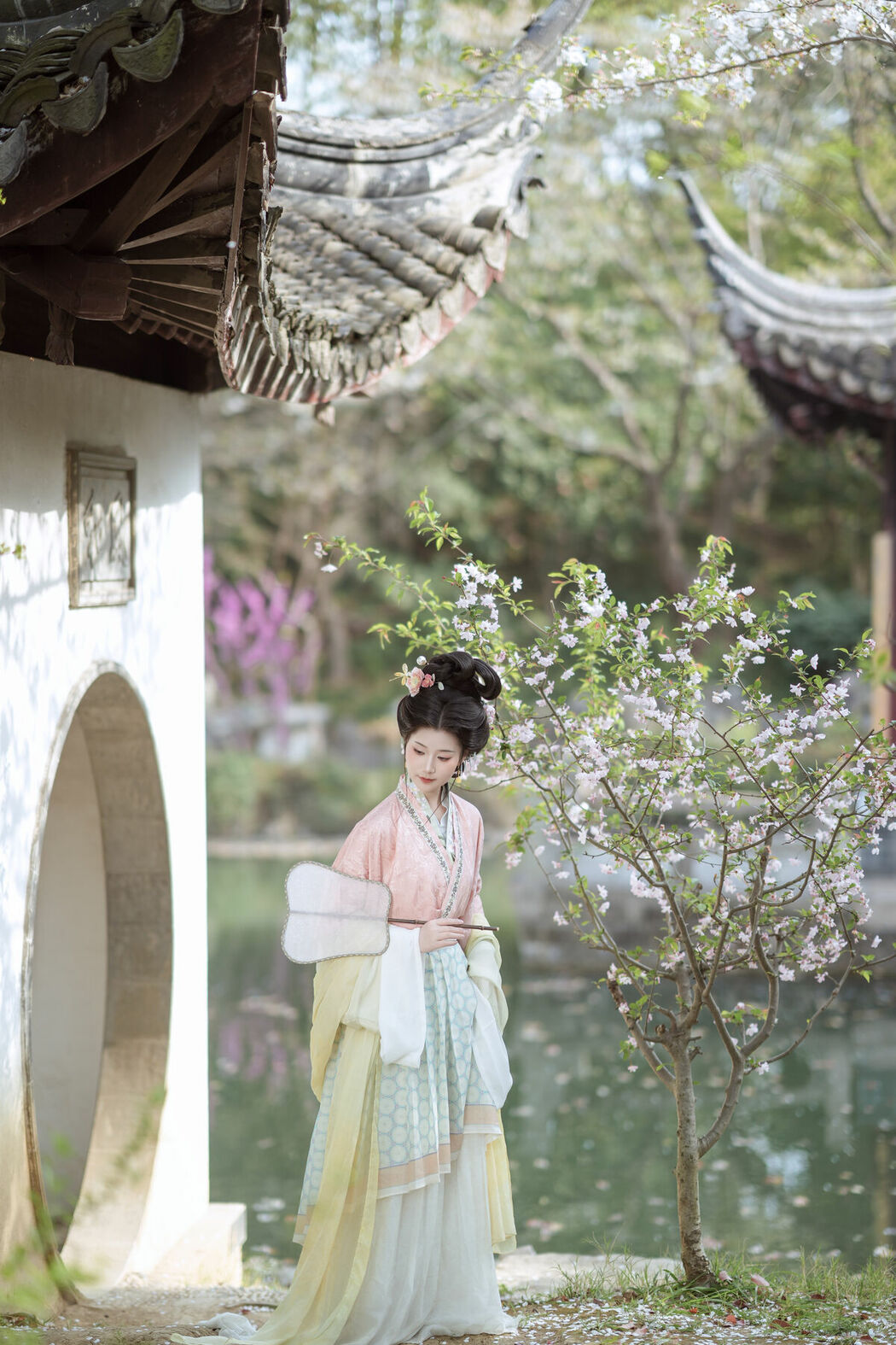 YiTuYu艺图语 Vol.10229 Jiang Zhu (21P)