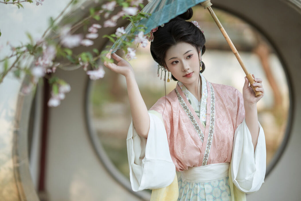 YiTuYu艺图语 Vol.10229 Jiang Zhu (21P)