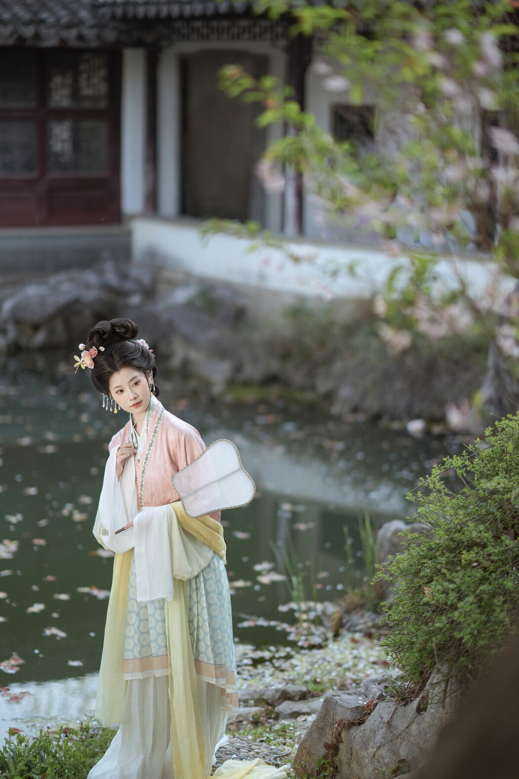 YiTuYu艺图语 Vol.10229 Jiang Zhu (21P)