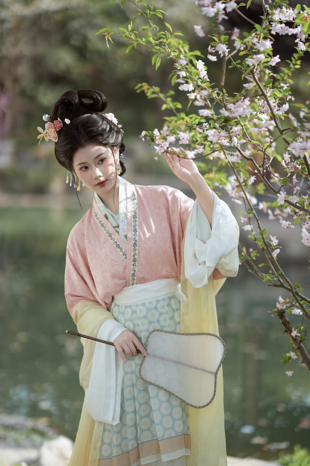 YiTuYu艺图语 Vol.10229 Jiang Zhu (21P)