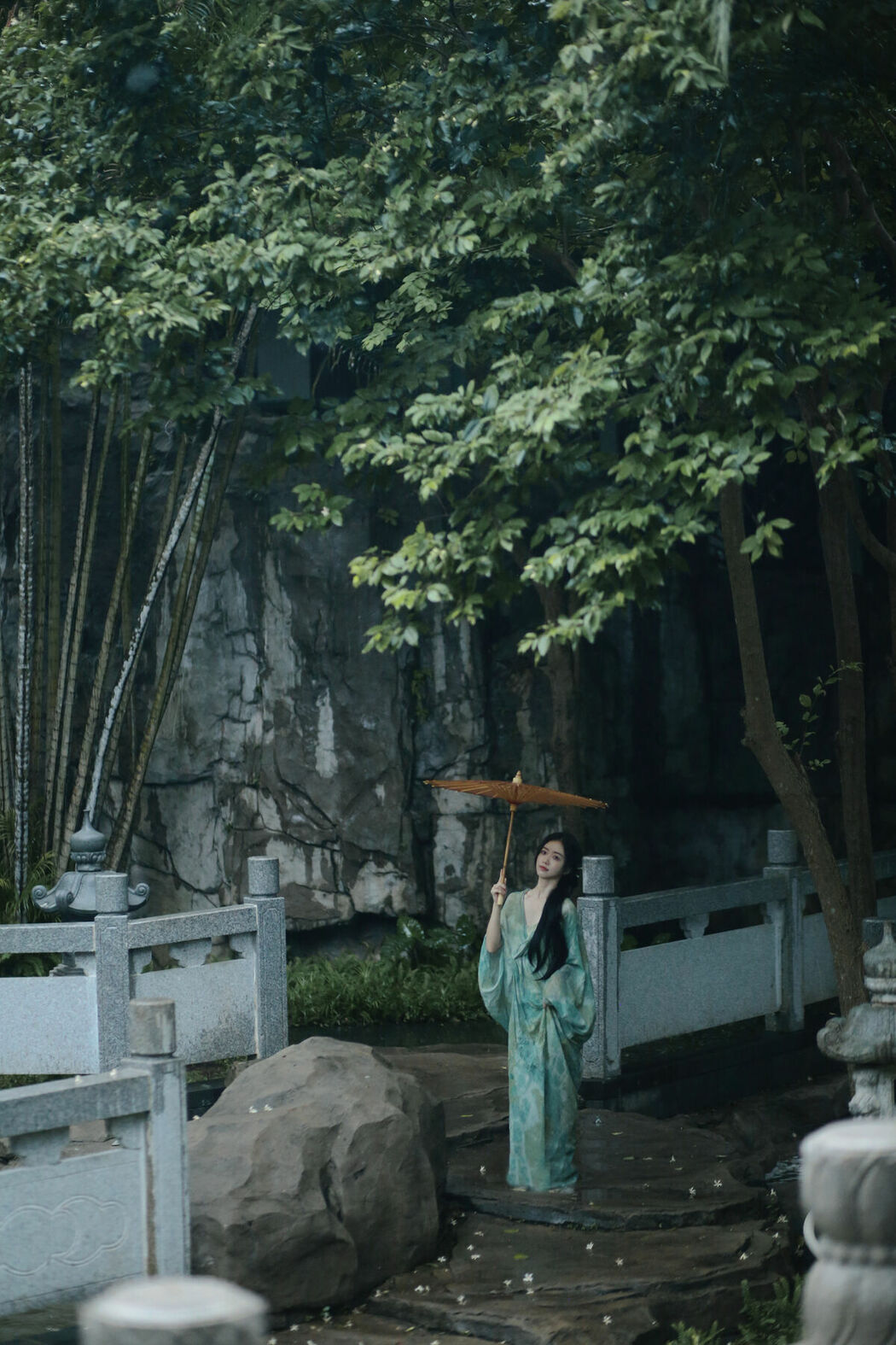 YiTuYu艺图语 Vol.10228 Yi Ming (16P)