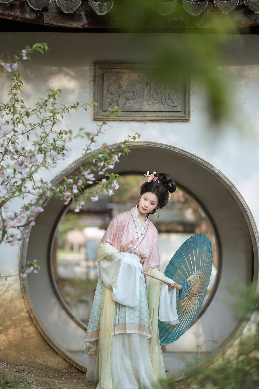 YiTuYu艺图语 Vol.10229 Jiang Zhu (21P)