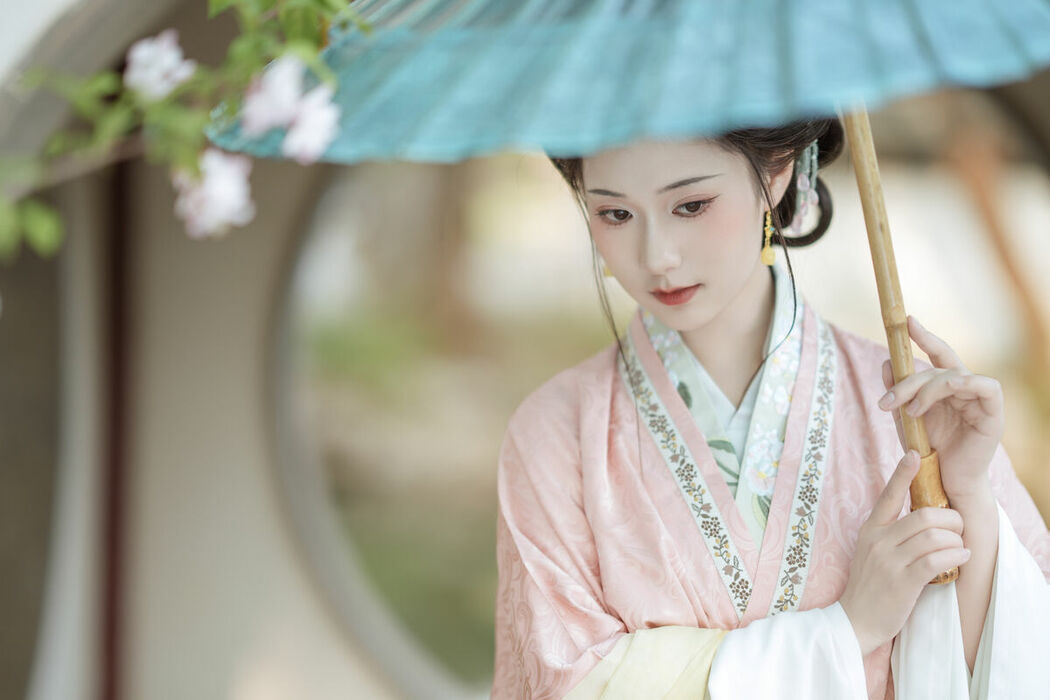 YiTuYu艺图语 Vol.10229 Jiang Zhu (21P)