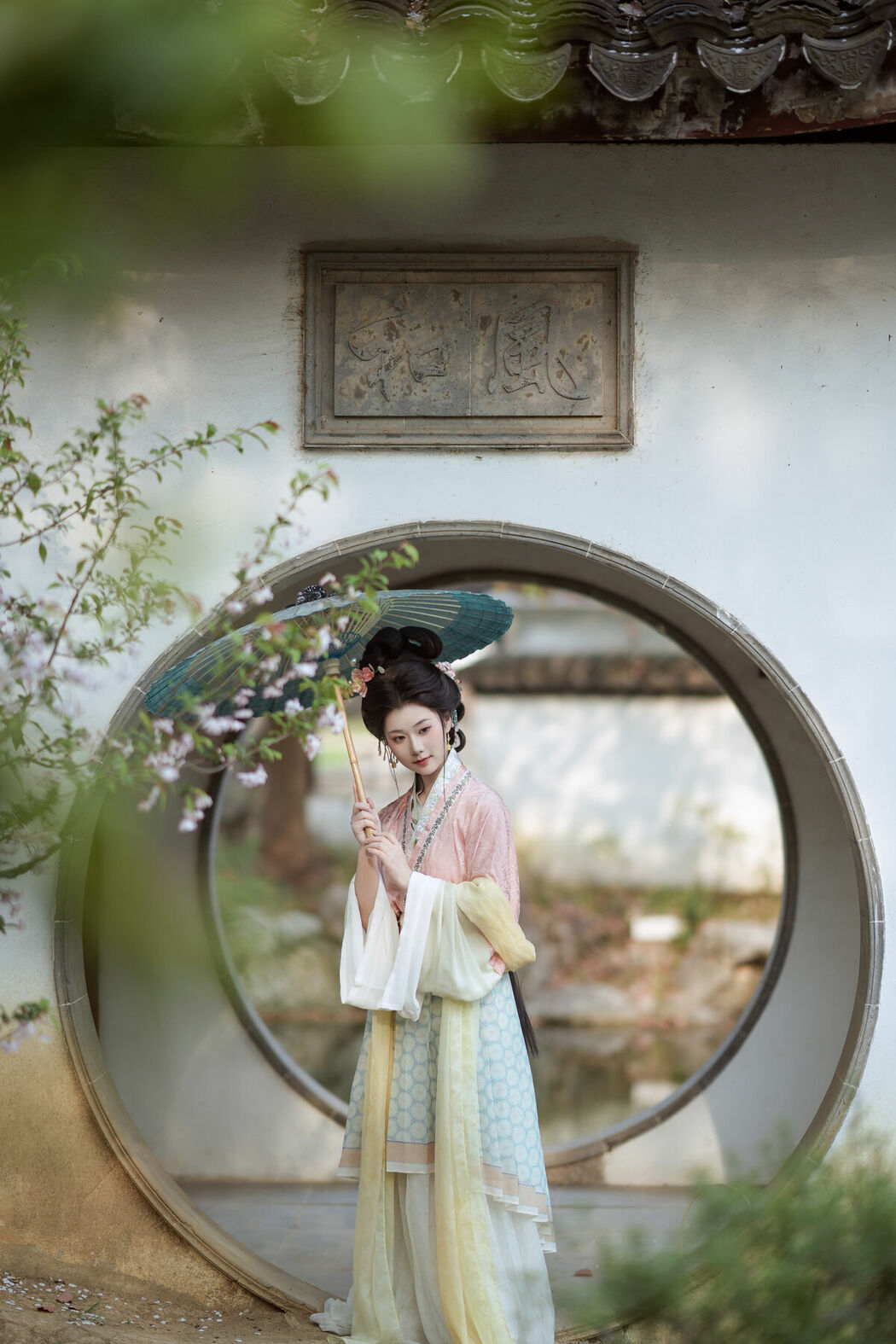 YiTuYu艺图语 Vol.10229 Jiang Zhu (21P)