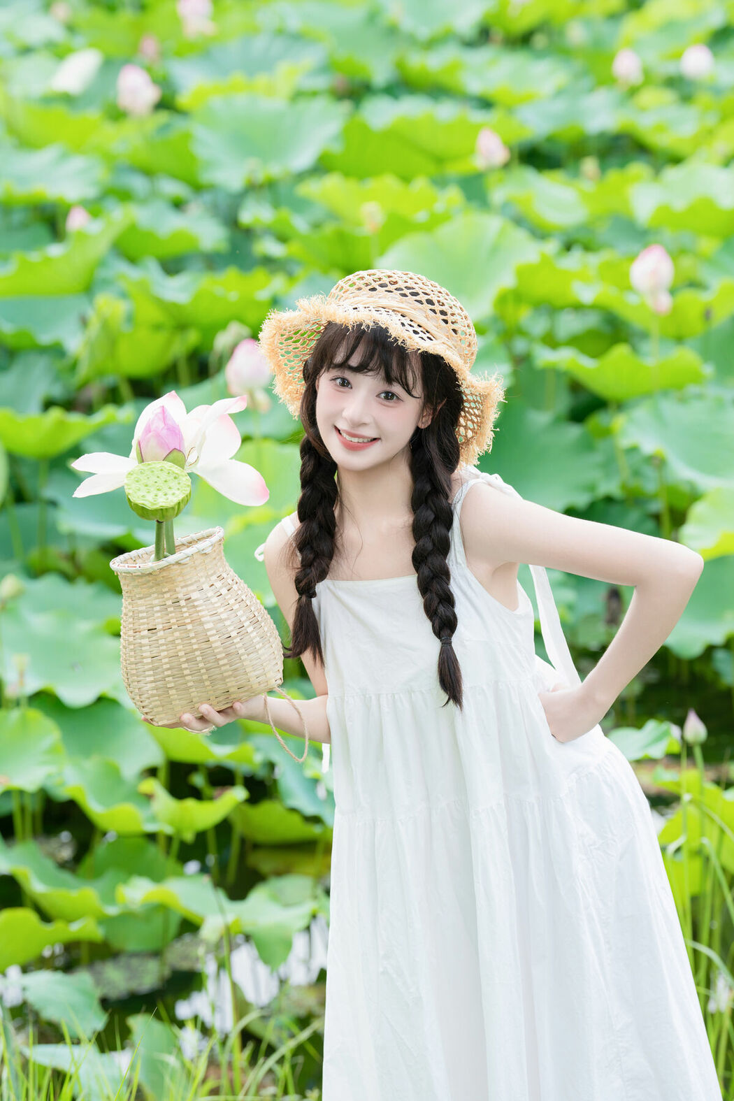 YiTuYu艺图语 Vol.10233 Xia Yu Xiao Nian (28P)