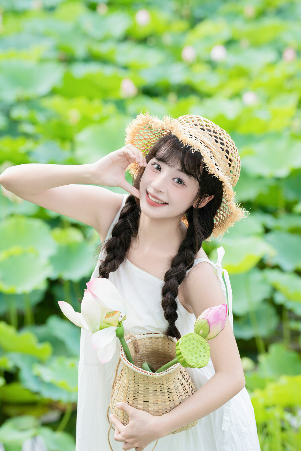 YiTuYu艺图语 Vol.10233 Xia Yu Xiao Nian (28P)