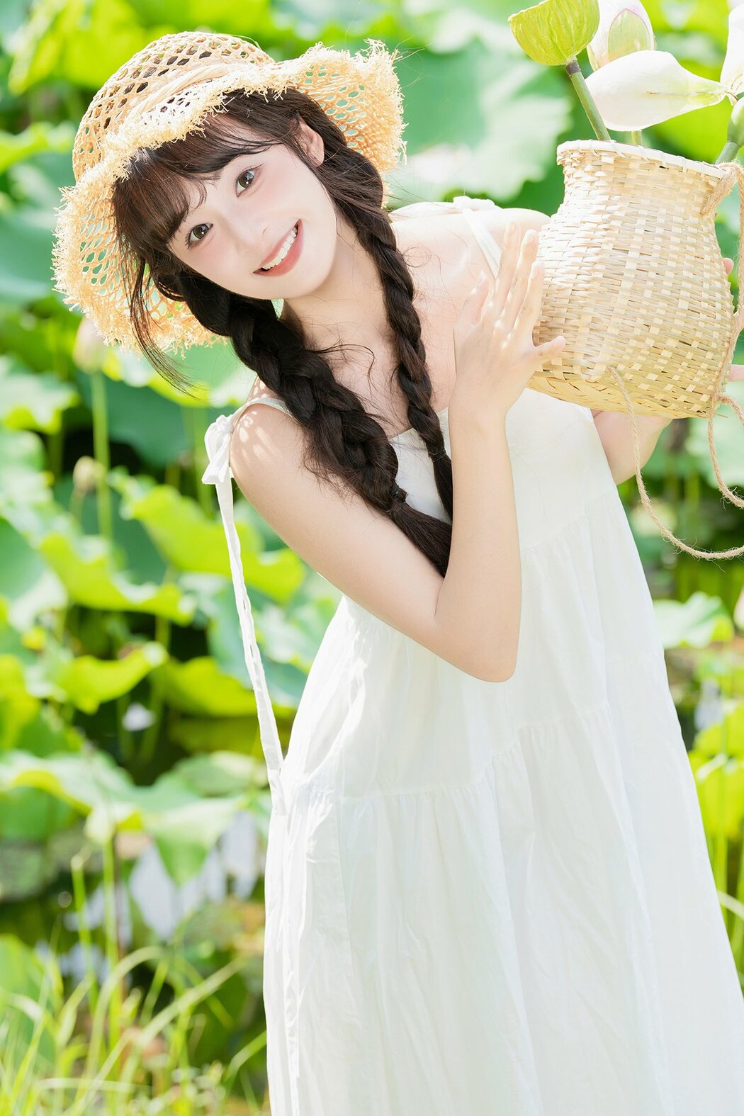 YiTuYu艺图语 Vol.10233 Xia Yu Xiao Nian (28P) Cover Photo