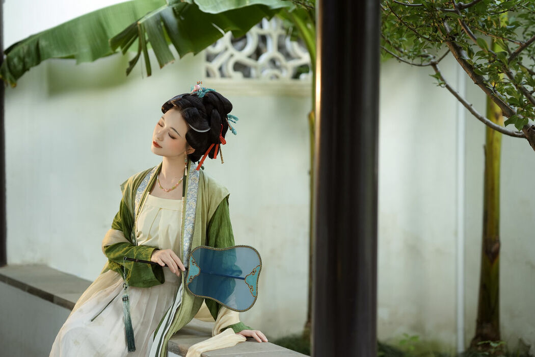 YiTuYu艺图语 Vol.10234 Xiao Yang Ai Gan Fan (25P)