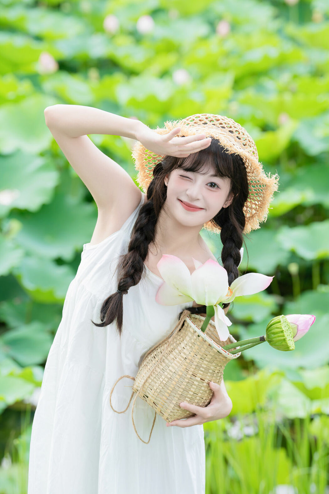 YiTuYu艺图语 Vol.10233 Xia Yu Xiao Nian (28P)