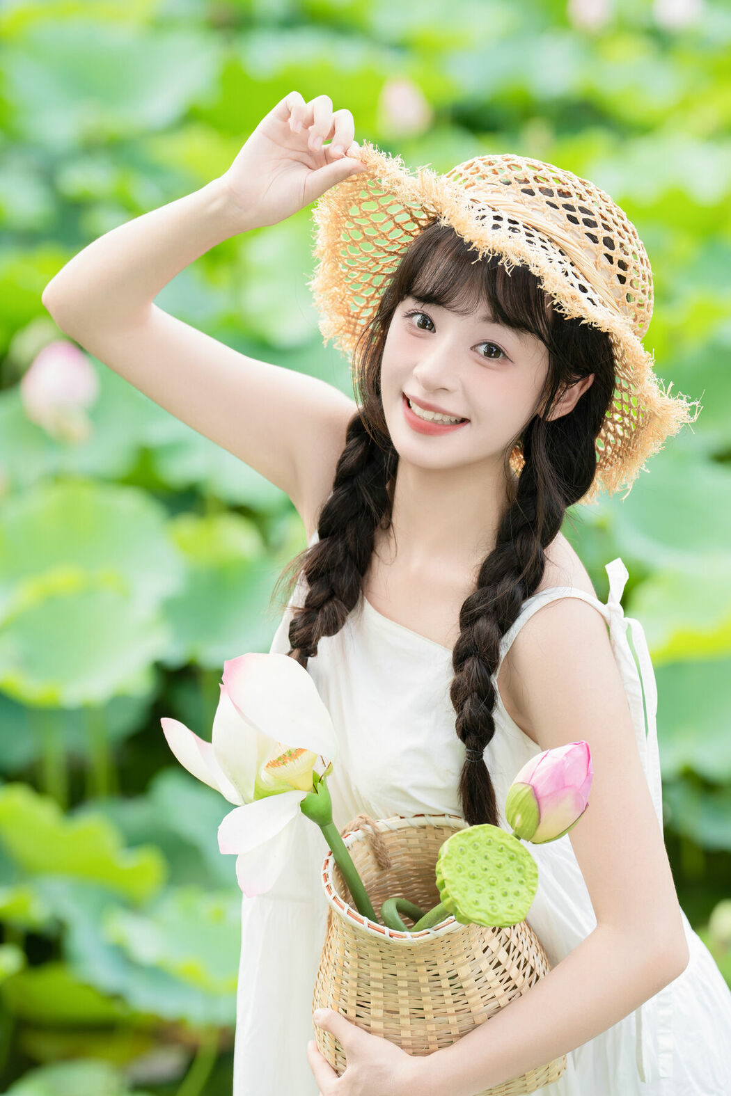 YiTuYu艺图语 Vol.10233 Xia Yu Xiao Nian (28P)