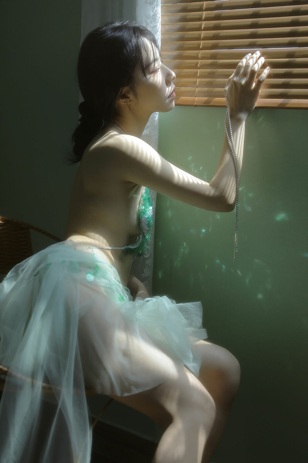YiTuYu艺图语 Vol.10236 Ye Sheng Mo Te Yuan Zi (16P)