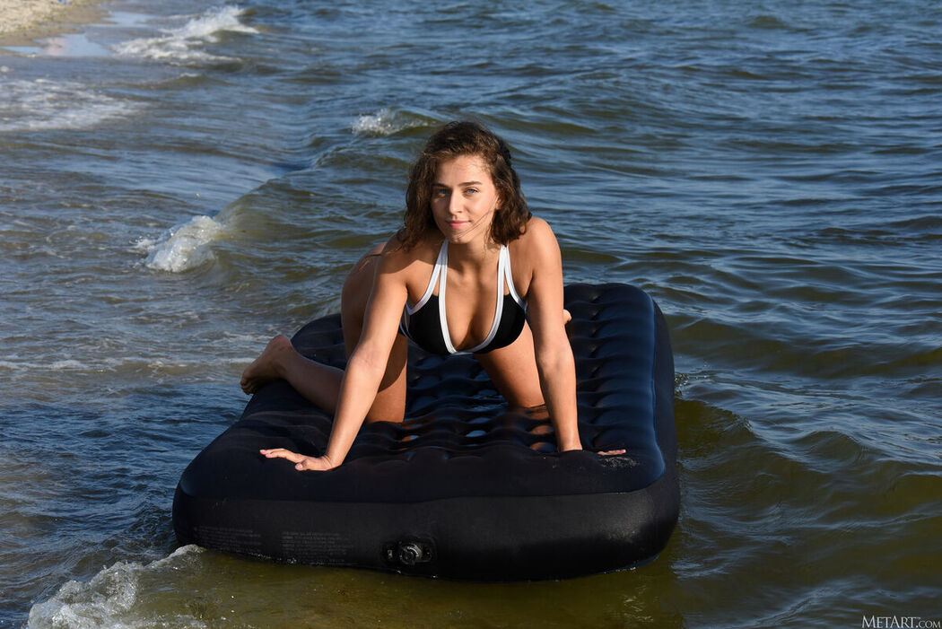 MetArt Kailyn – Ocean Float Part01 (61P)