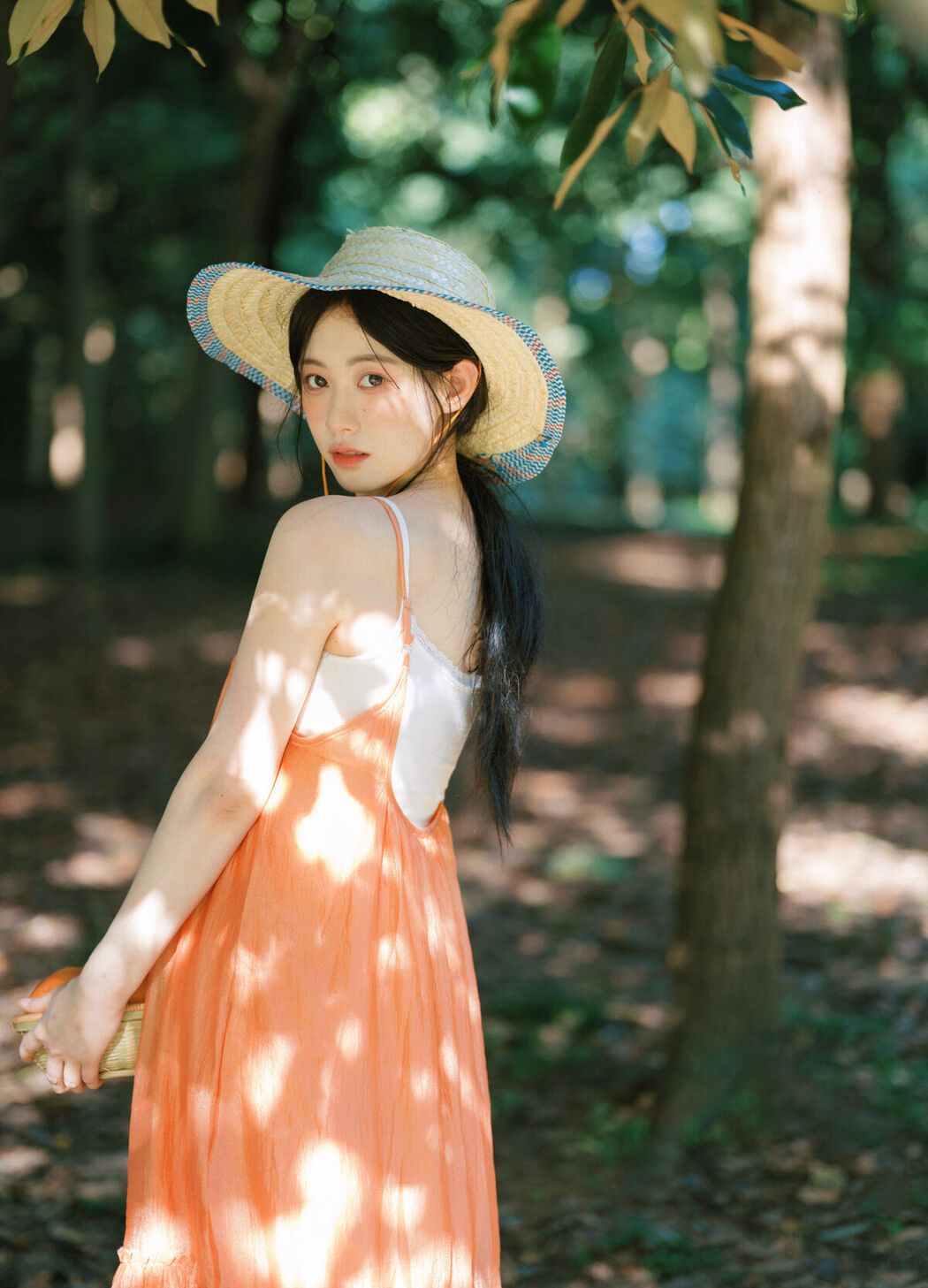 YiTuYu艺图语 Vol.10245 Kang Yu Qian Niki (17P)