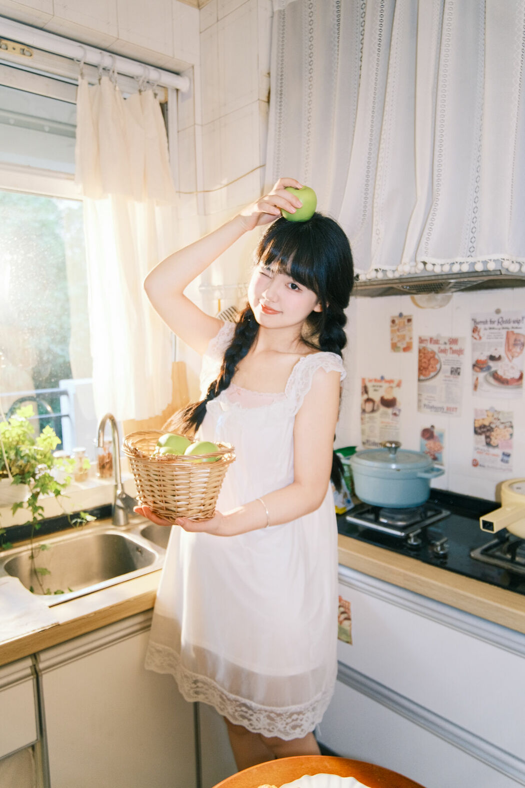YiTuYu艺图语 Vol.10240 Xiao Li Hua Er (22P)