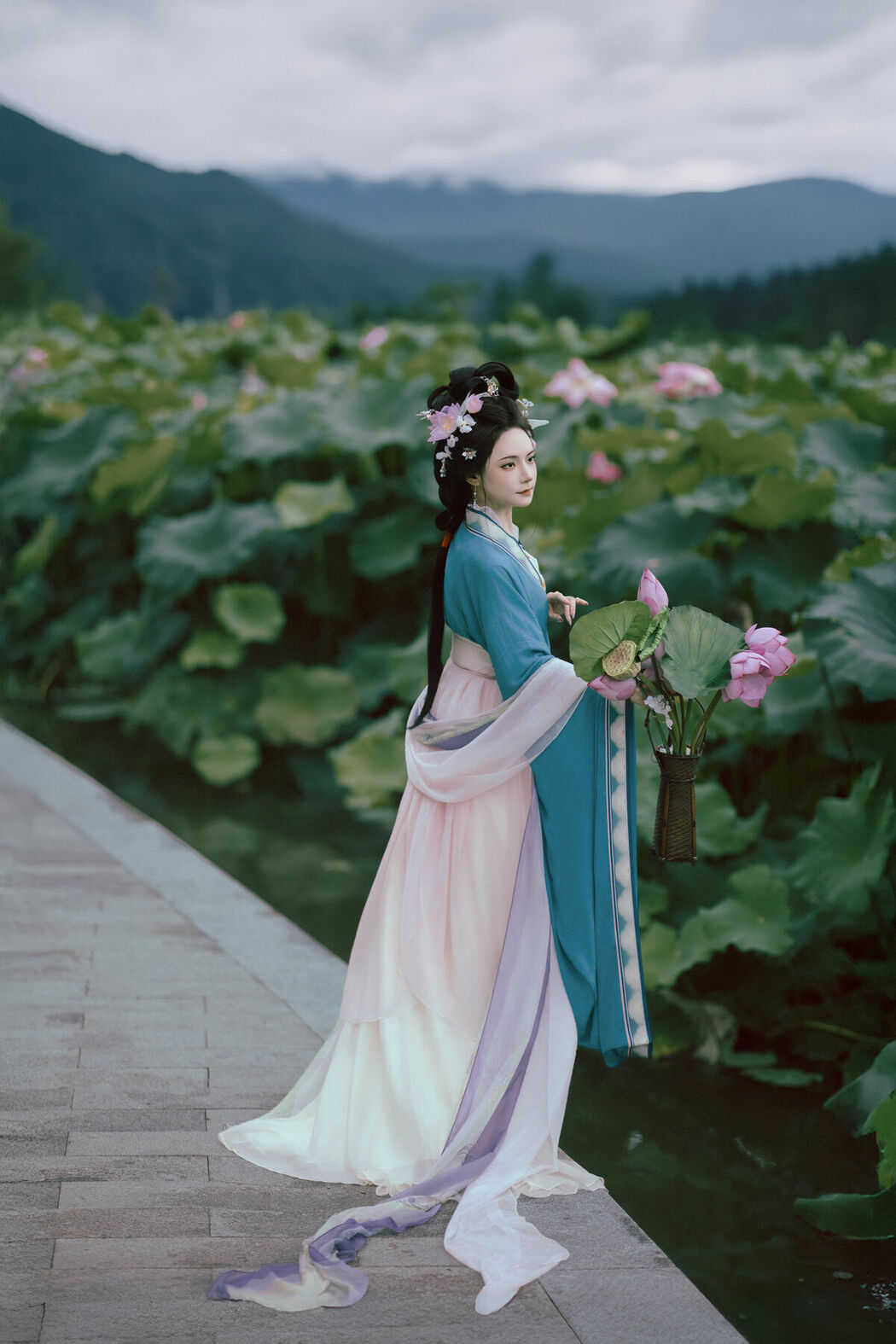 YiTuYu艺图语 Vol.10246 Ai Mo Li (27P)