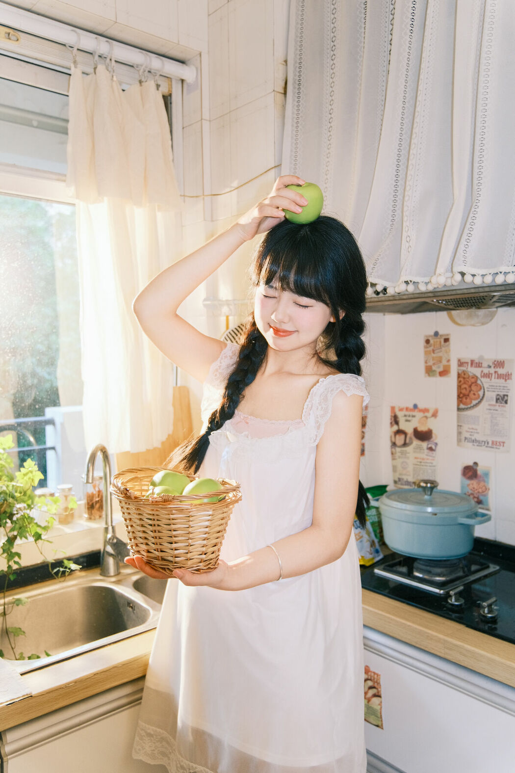 YiTuYu艺图语 Vol.10240 Xiao Li Hua Er (22P)