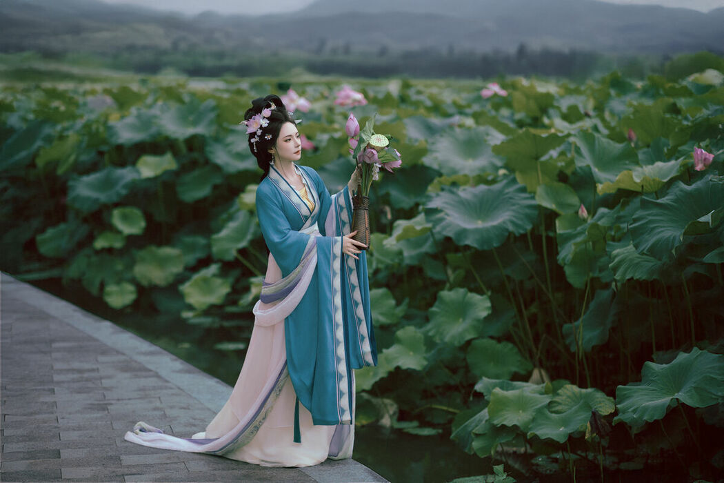 YiTuYu艺图语 Vol.10246 Ai Mo Li (27P)