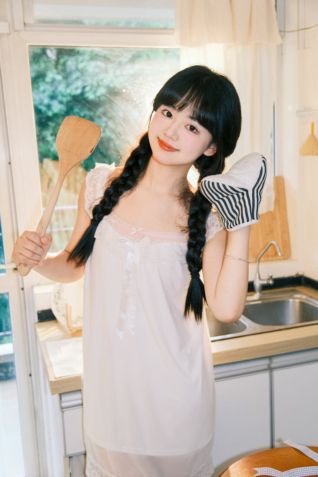 YiTuYu艺图语 Vol.10240 Xiao Li Hua Er (22P)