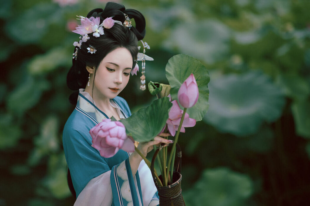 YiTuYu艺图语 Vol.10246 Ai Mo Li (27P)