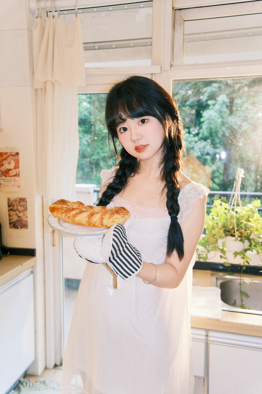 YiTuYu艺图语 Vol.10240 Xiao Li Hua Er (22P)