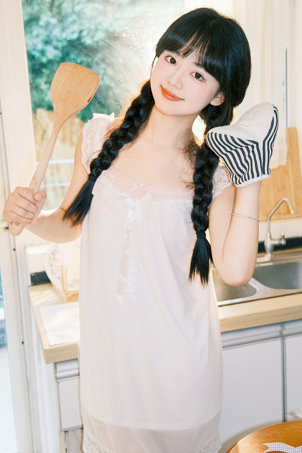 YiTuYu艺图语 Vol.10240 Xiao Li Hua Er (22P) Cover Photo