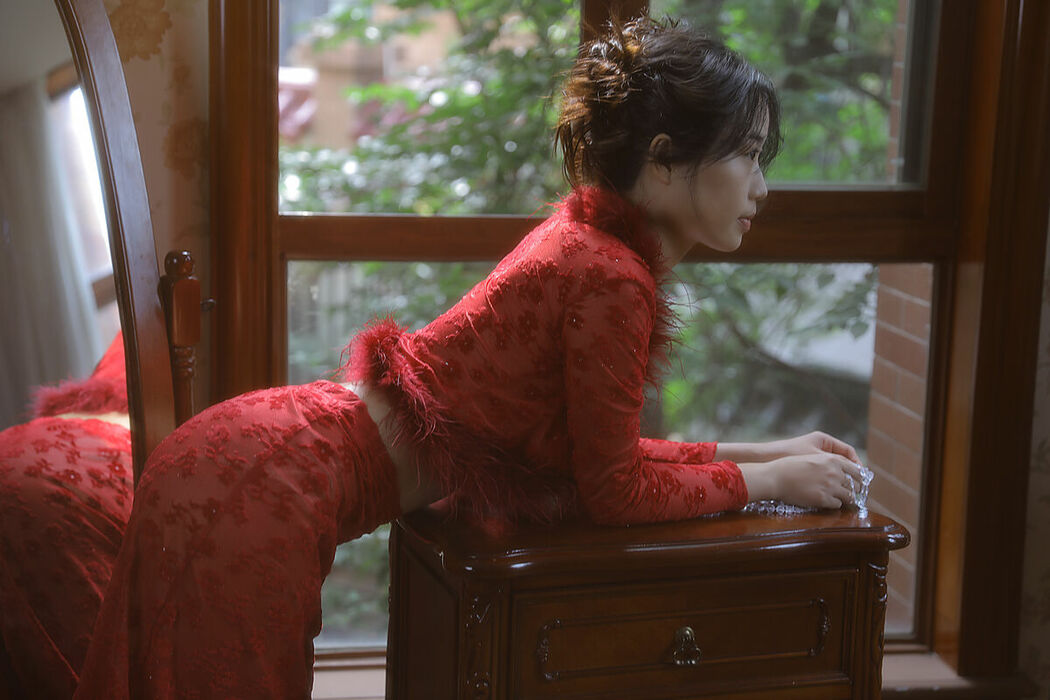 YiTuYu艺图语 Vol.10247 Qiao Ke Li He Da Hua Jia (16P)