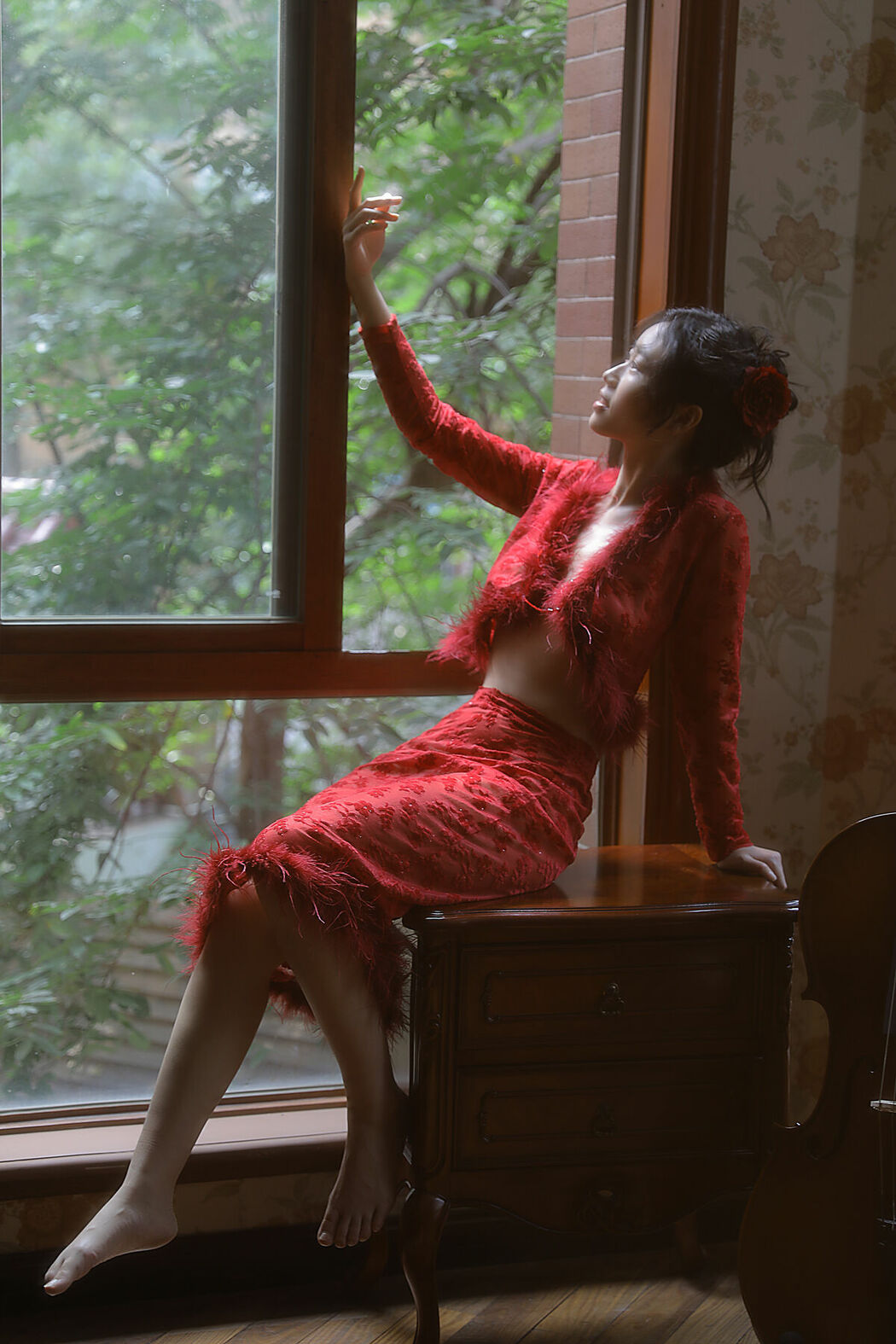 YiTuYu艺图语 Vol.10247 Qiao Ke Li He Da Hua Jia (16P)