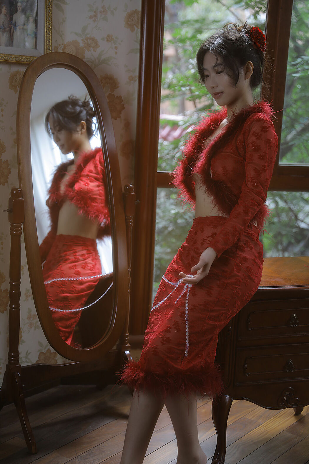 YiTuYu艺图语 Vol.10247 Qiao Ke Li He Da Hua Jia (16P)