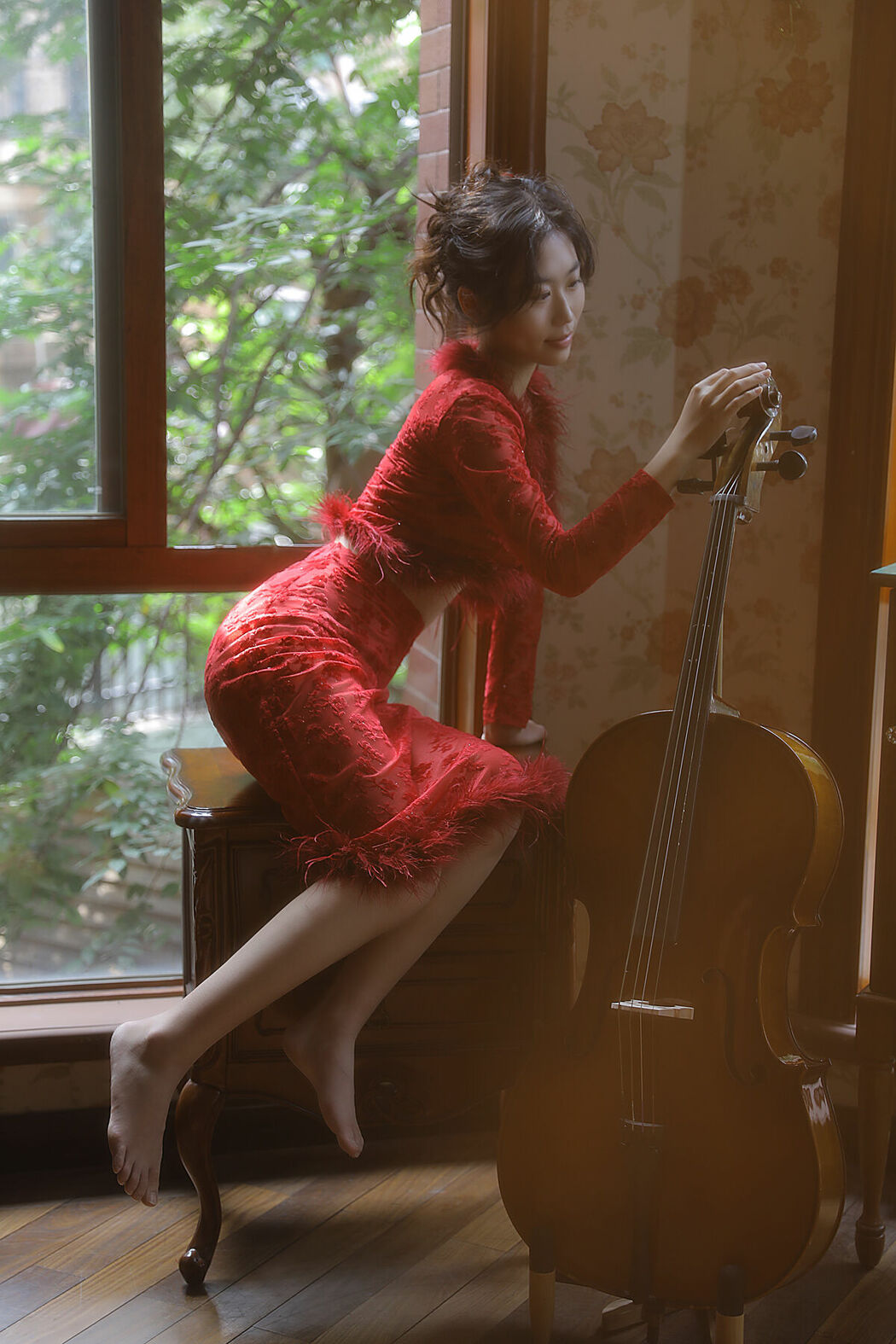 YiTuYu艺图语 Vol.10247 Qiao Ke Li He Da Hua Jia (16P)
