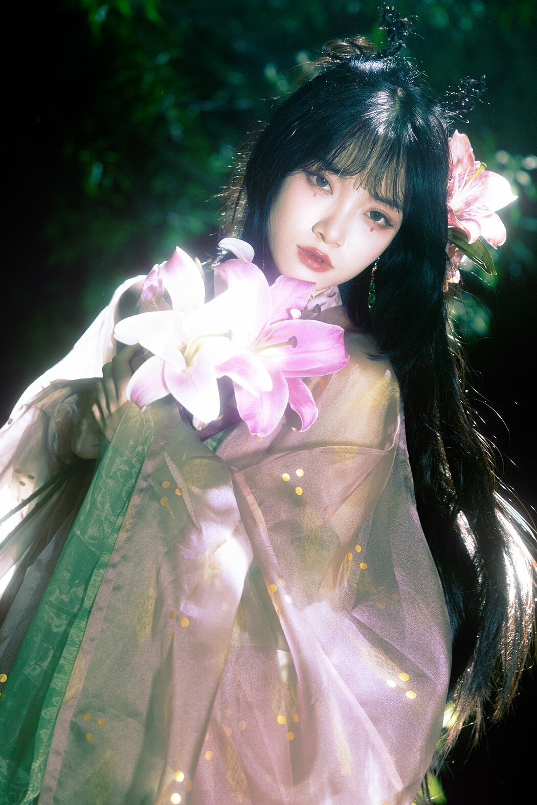 YiTuYu艺图语 Vol.10249 Tao Chi (17P) Cover Photo