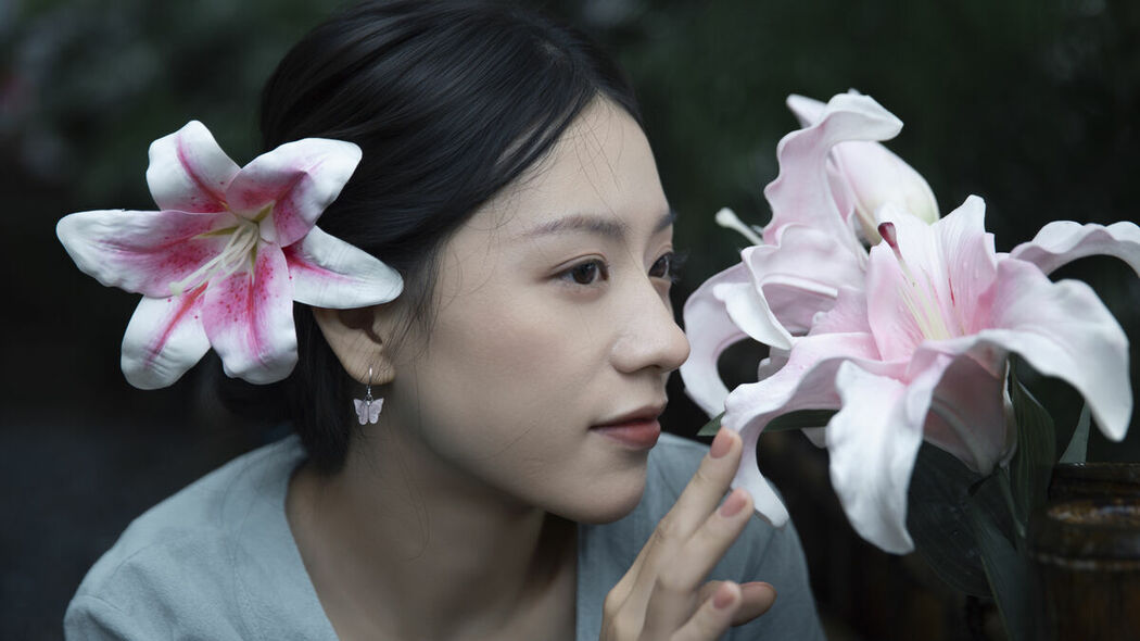 YiTuYu艺图语 Vol.10252 Bo He Xiao (30P)