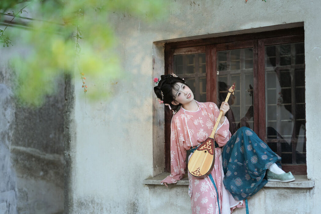 YiTuYu艺图语 Vol.10251 Tian Xin Ya Ya (18P)