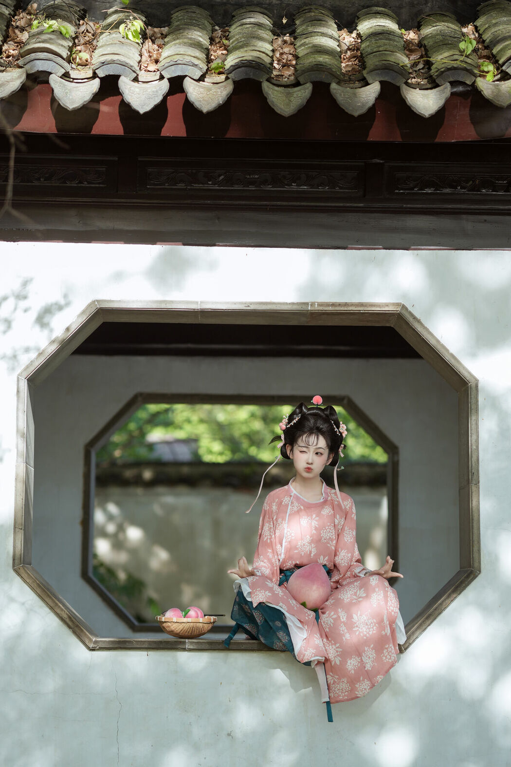 YiTuYu艺图语 Vol.10251 Tian Xin Ya Ya (18P)
