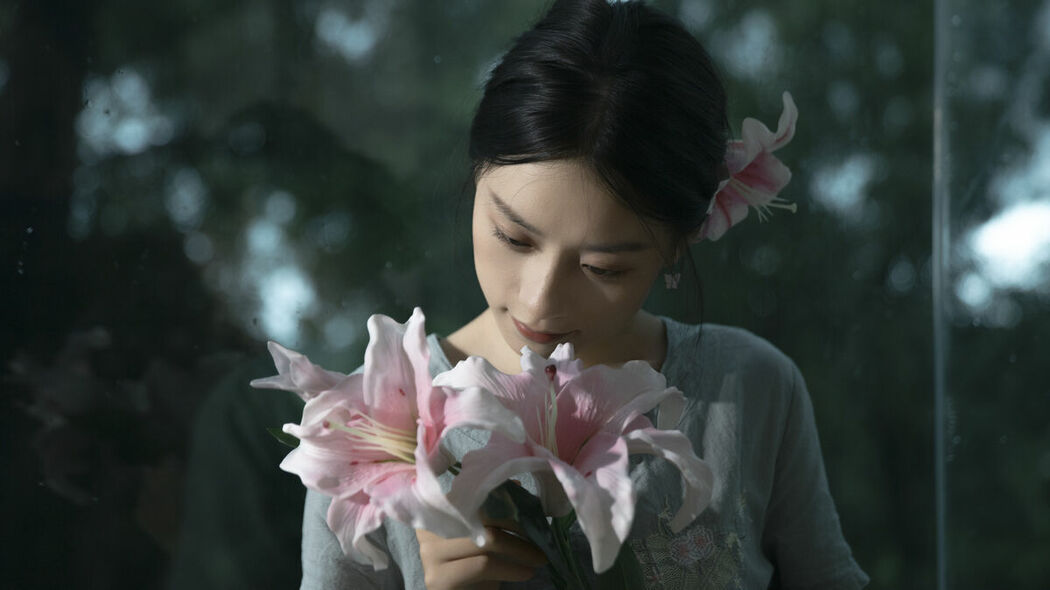 YiTuYu艺图语 Vol.10252 Bo He Xiao (30P)