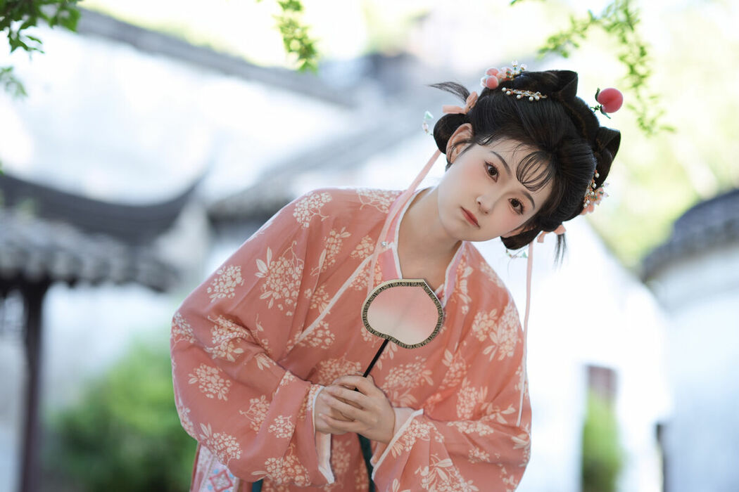 YiTuYu艺图语 Vol.10251 Tian Xin Ya Ya (18P)
