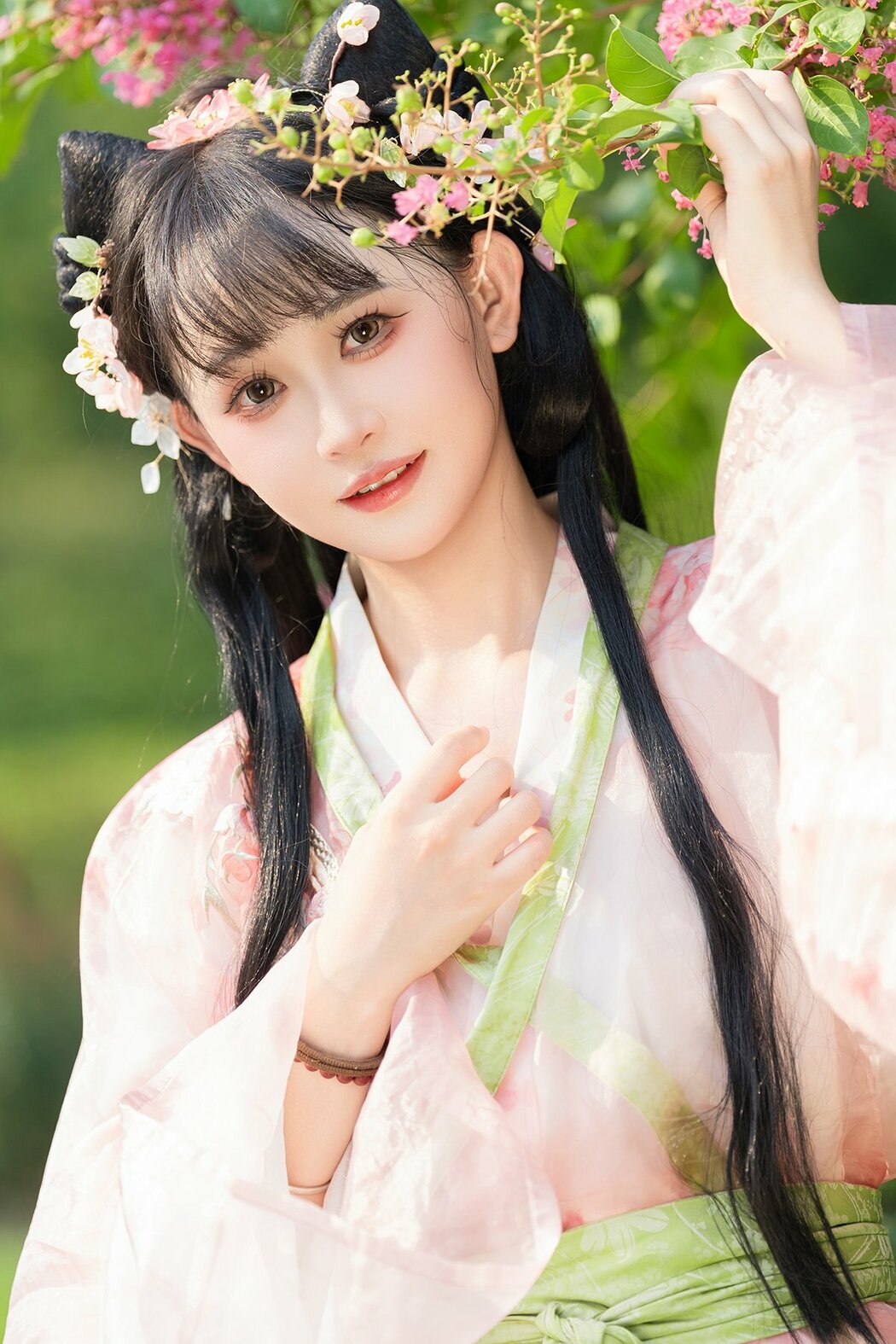 YiTuYu艺图语 Vol.10254 Jiao Yi Zhi Sui Sui (58P) Cover Photo