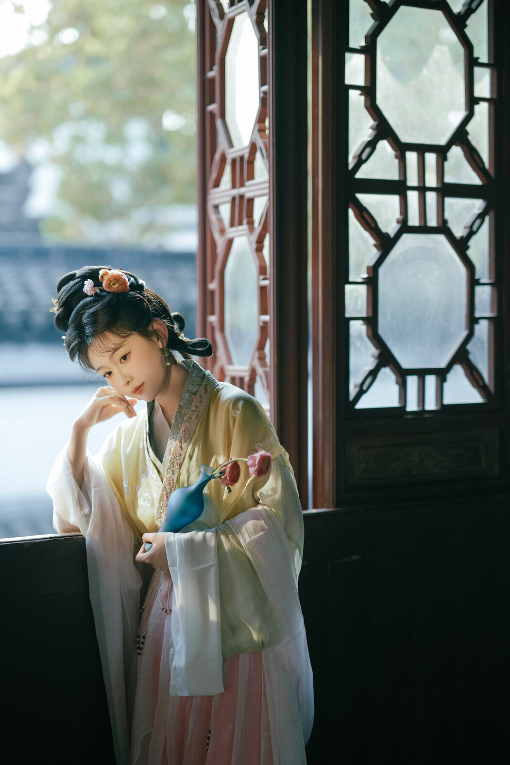 YiTuYu艺图语 Vol.10257 Tian Xin Ya Ya (17P)