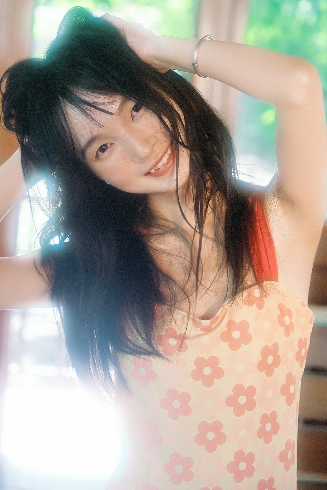 YiTuYu艺图语 Vol.10259 Wu Uzutaka Shojo (26P) Cover Photo