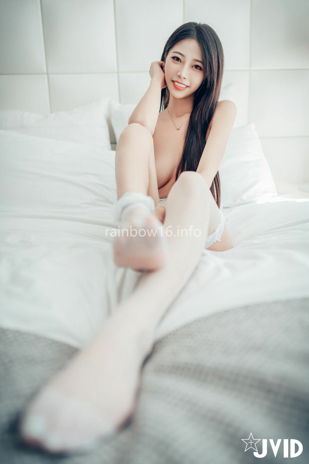 WenHsin 玟妡 – 勻稱美腿 玟妡 看見她就起秋的假日午後 白絲黑絲一次滿足 只想與她一起把房間弄得亂糟糟 Part03 (56P)