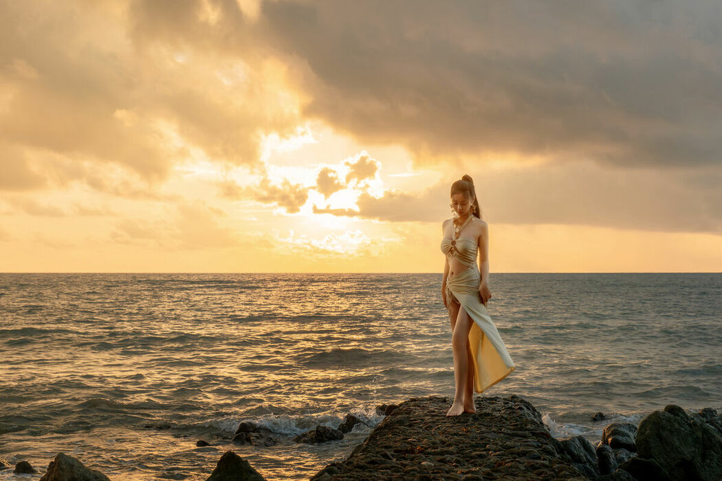 Coser@年年Nnian – 海边维纳斯 (81P)