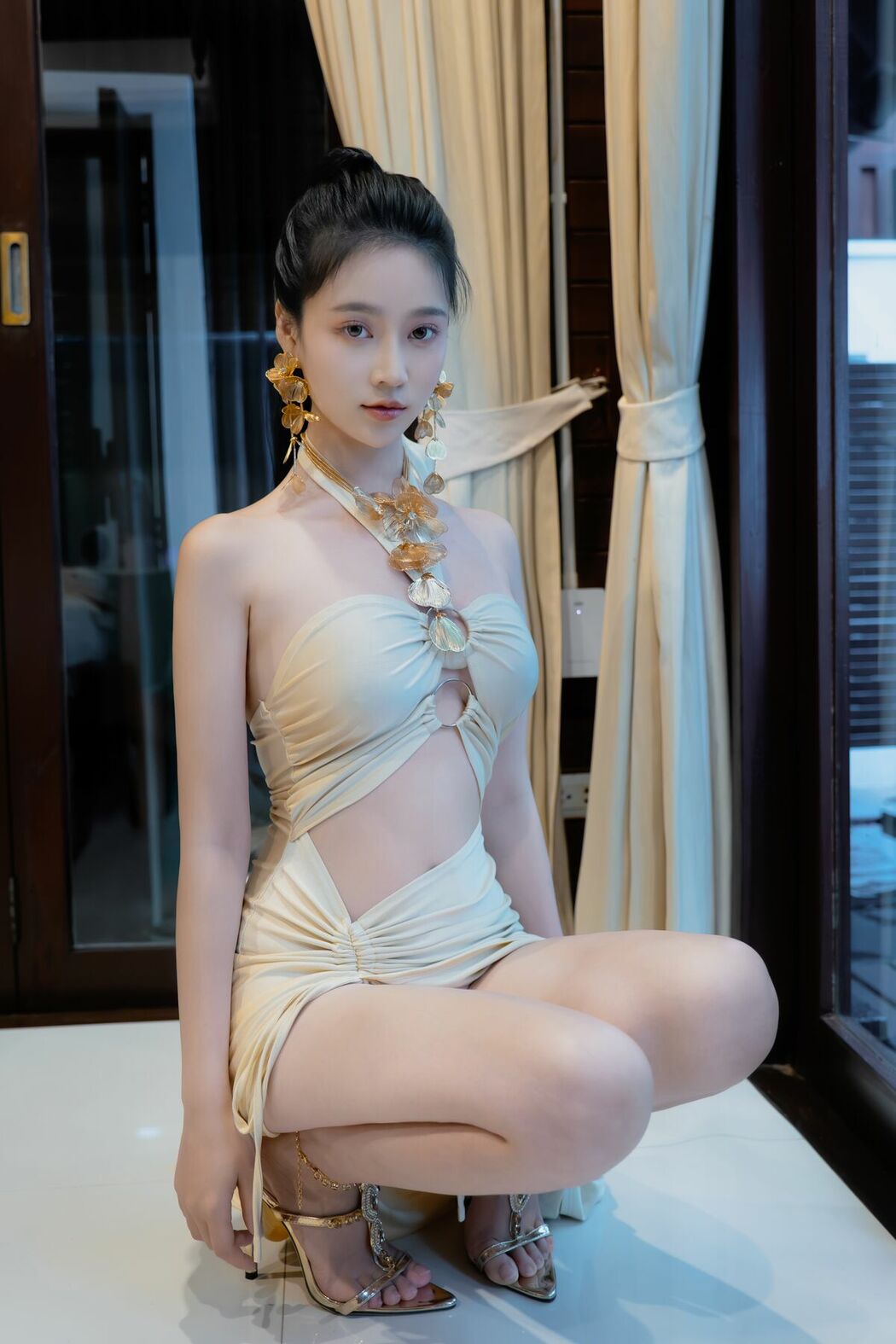 Coser@年年Nnian – 海边维纳斯 (81P)